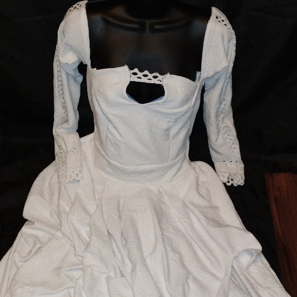 VTG Off The Shoulder wedding dress - Picture 5 of 13